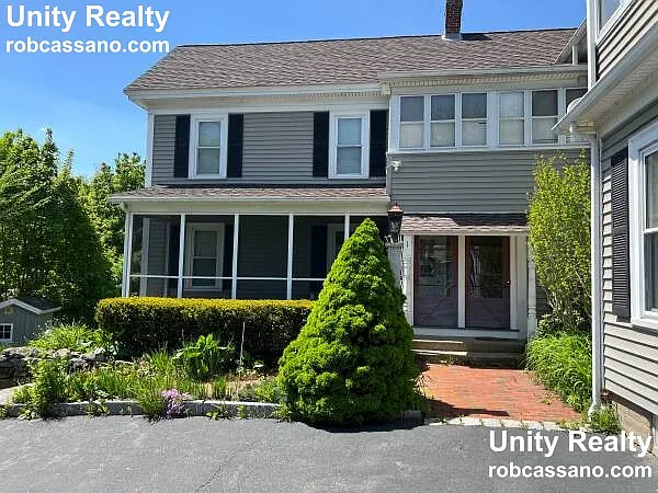 1 bed, 1.0 bath, $2,400 — Photo 1