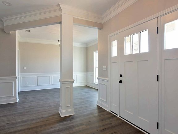 5th image of 110 Hillgrove Ln
