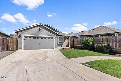 2nd image of 816 Nicholas Lee Dr