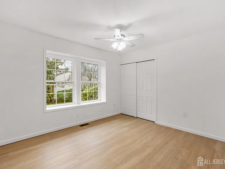 29 Hillsborough Dr — Photo 10
