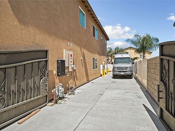 4th image of 4750 Brison Ct