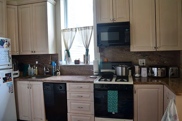 Rented by Georgine Podhorsky, LREB | media 10