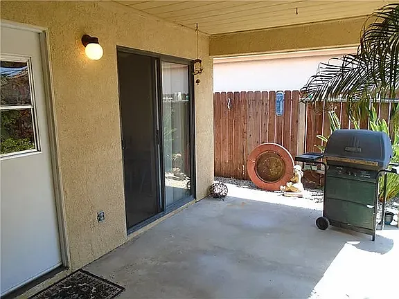 811 Alondra Dr — Photo 2