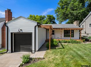 6476 Pierce St, Omaha, NE 68106