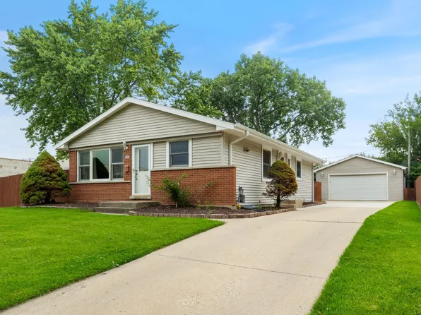 267 N Idlewild Ave, Mundelein, IL 60060