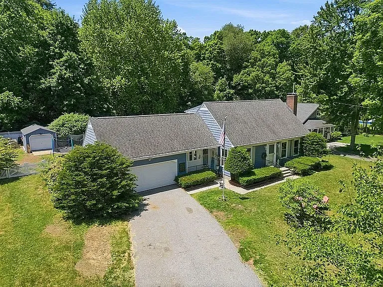 3 bed, 1992 sqft, $2,500 — Photo 2