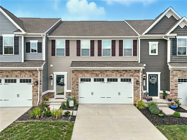 4877 Cedar Crest Ln, Stow, OH 44224