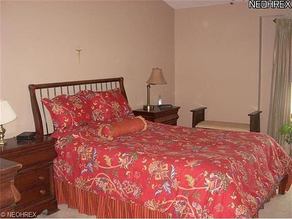 5th image of 1168 N Jefferson St Unit 49