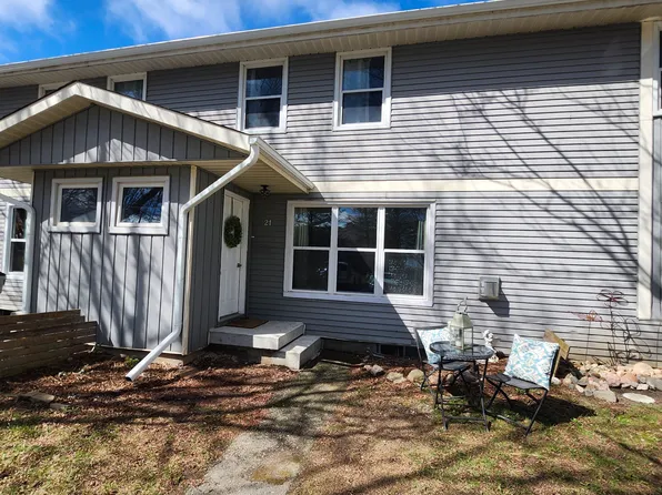 21 Saint Charles Pl, Huron East, ON N0M 1L0