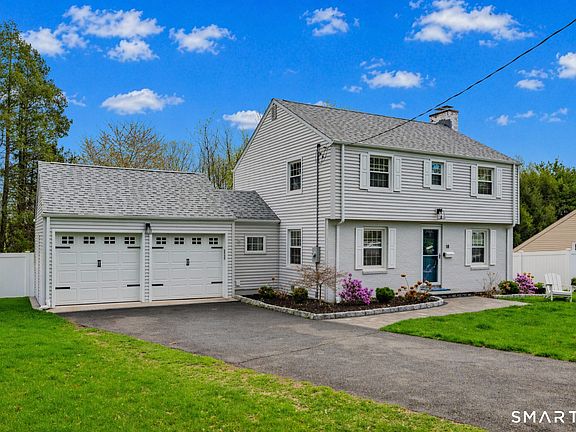 2nd image of 18 Foxridge Road