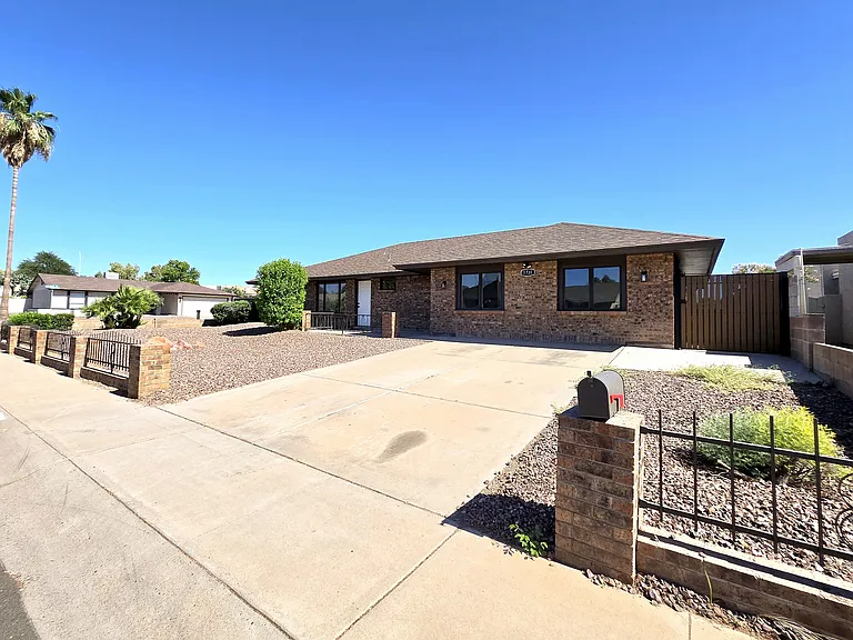 1731 E Redfield Rd — Photo 10