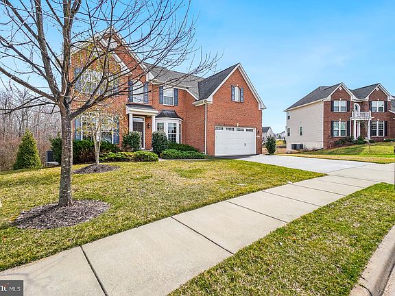 3rd image of 4463 Weejun Loop