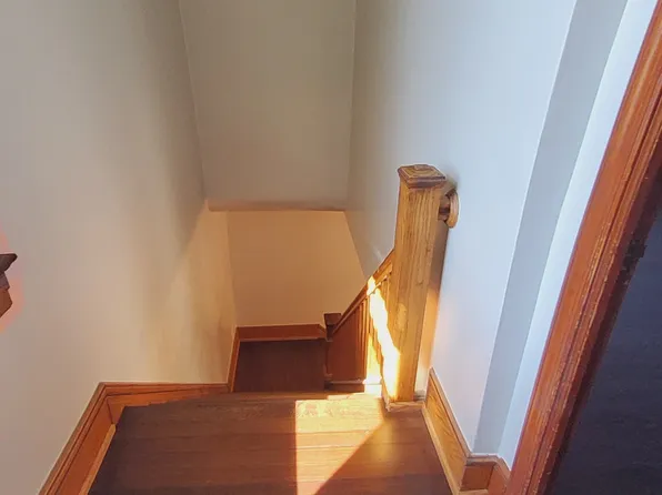 285 Born Street image 8 of 41