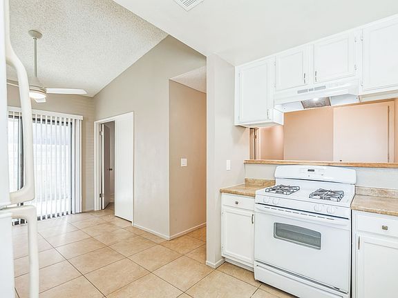 4th image of 31635 Avenida Maravilla #2
