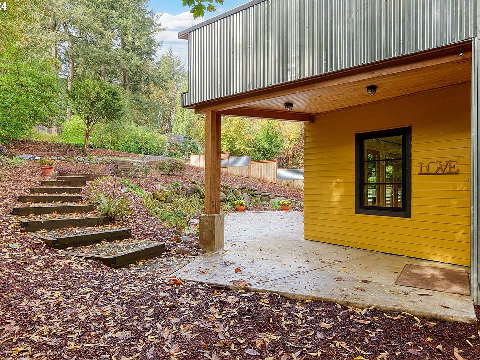 1442 SW Taylors Ferry Rd, Portland, OR 97219 | Zillow