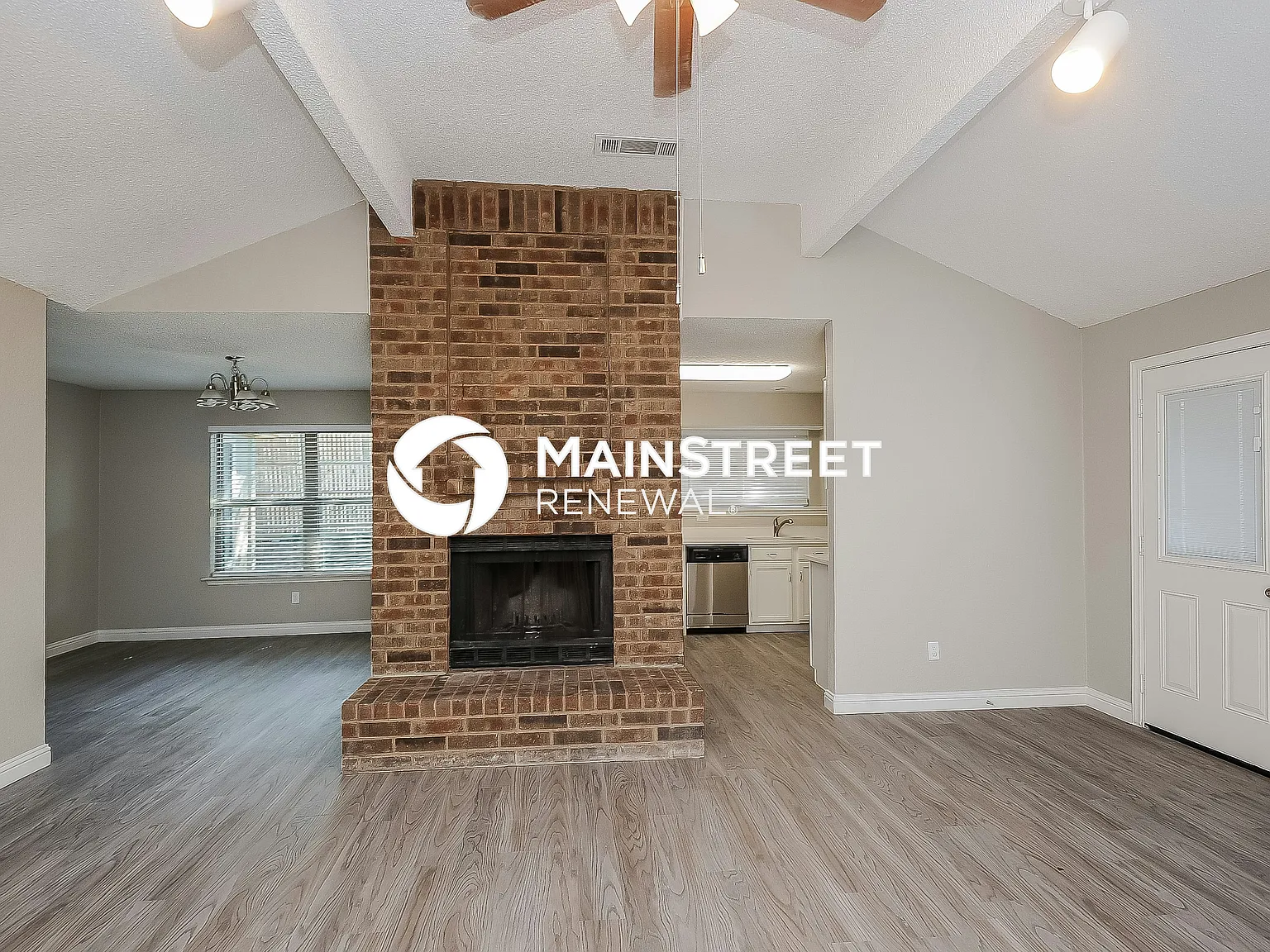 312 Valley Spring Dr — Photo 3