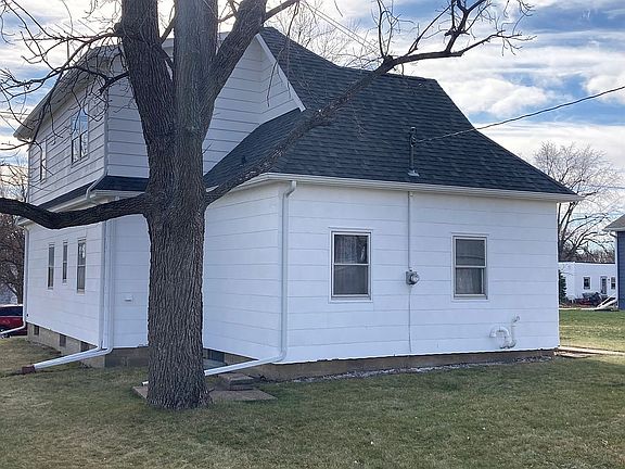 3rd image of 1633 5th St