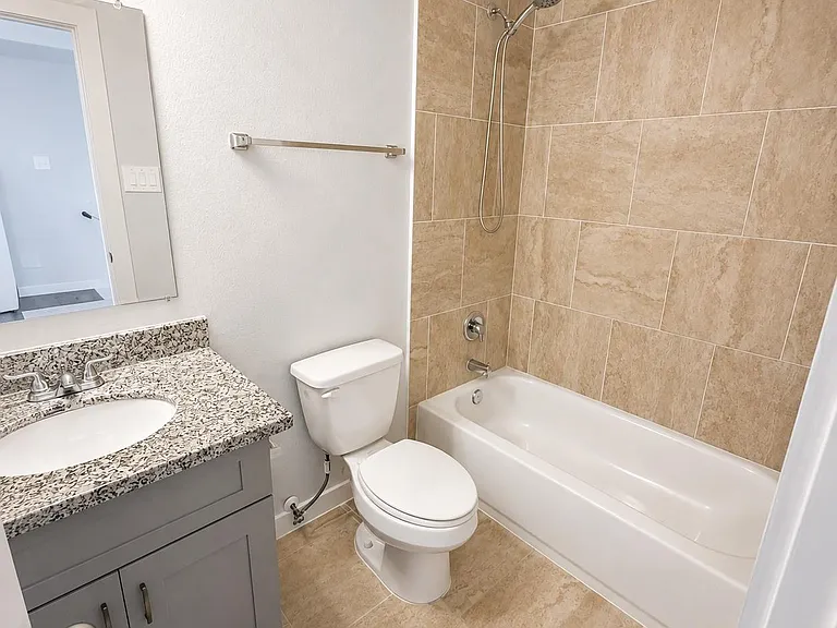 7412 Pond St #B — Photo 5