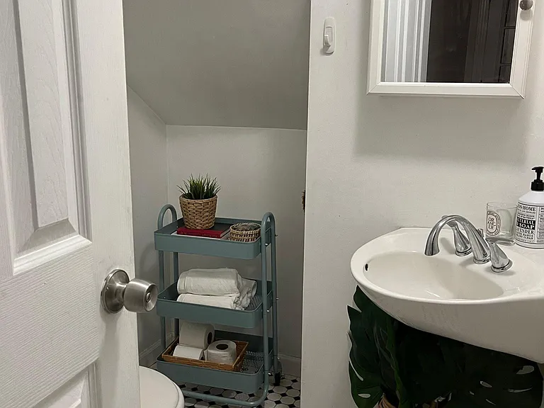 137 Brussels St — Photo 17