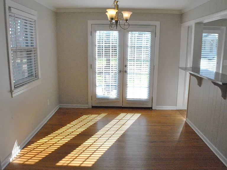 1038 Nichols Dr — Photo 9