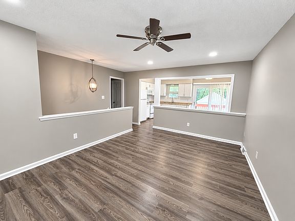 4th image of 339 N Kendall Dr
