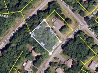 209 Hobbit Dr, Tamiment, PA 18371