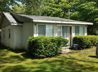 18875 Riverview Dr, Three Rivers, MI 49093