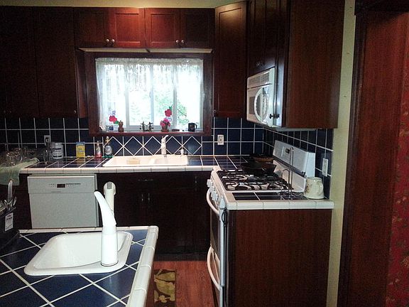 4th image of 425 Lockwood St