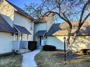 965 Taylor Dr, Gurnee, IL 60031