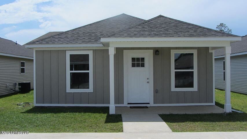 1st image of 17281 Avondale Cir #15