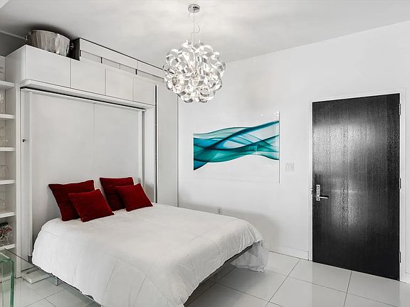2nd image of 900 Biscayne Blvd #5500