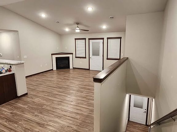 2nd image of 1263 Daphne Cir #5