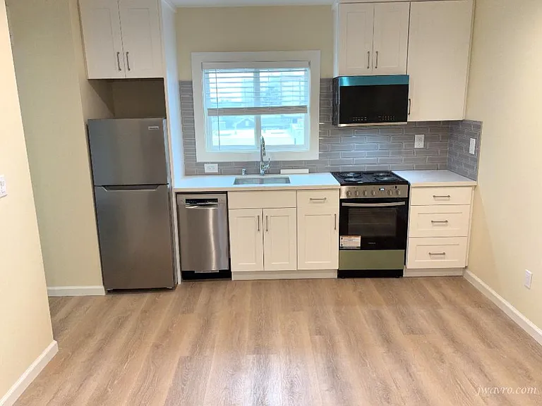 327 Ralston St — Photo 1