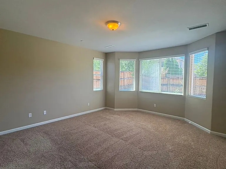 2827 Earthstone Dr — Photo 10