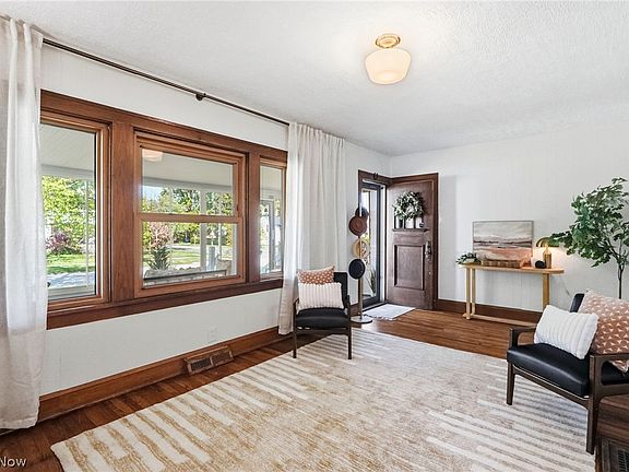 4th image of 2219 Carabel Ave