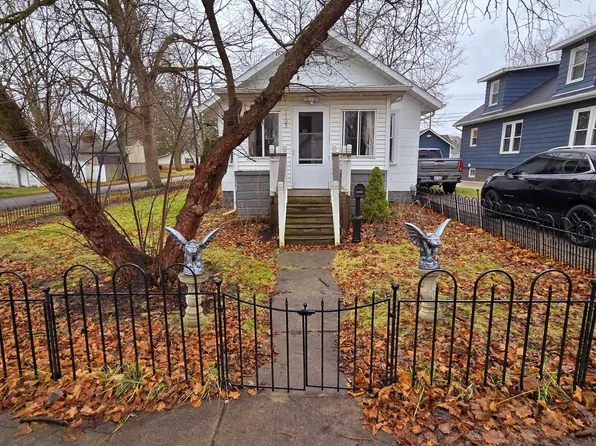 1105 N Monroe St, Lapeer, MI 48446