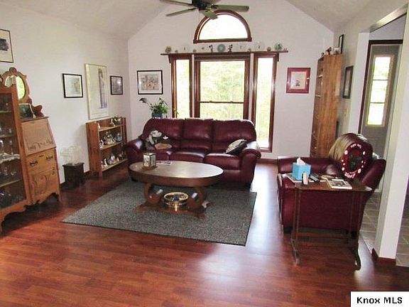 5th image of 974 Kingsway Cir