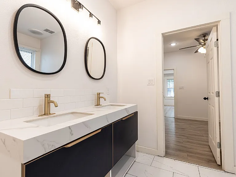 1010 Burnet St — Photo 19