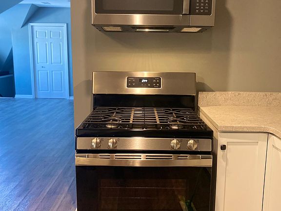 5th image of 10422 S Avenue L #3