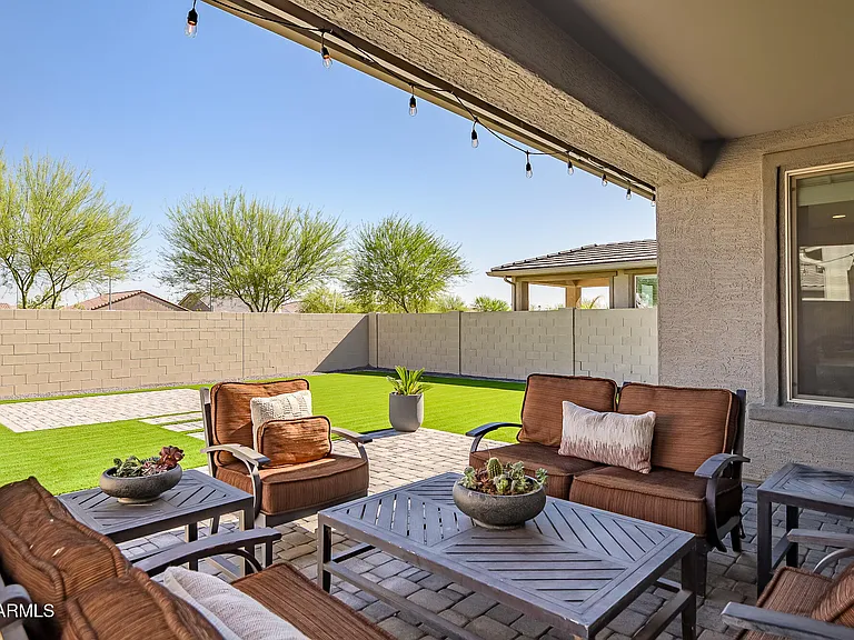 9022 W San Miguel Ave — Photo 25