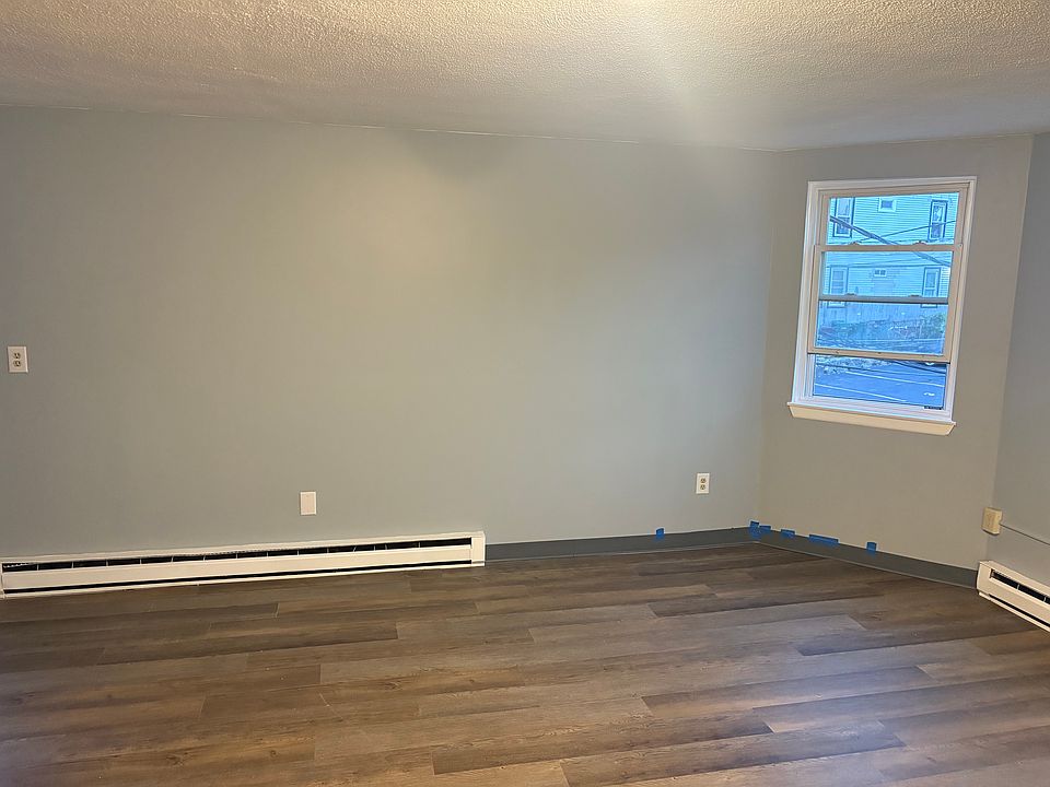 2nd image of 15 Amity St APT 4