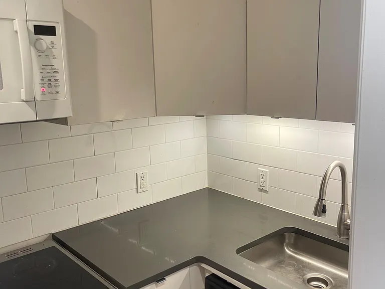 309 Amsterdam Ave #4 — Photo 4