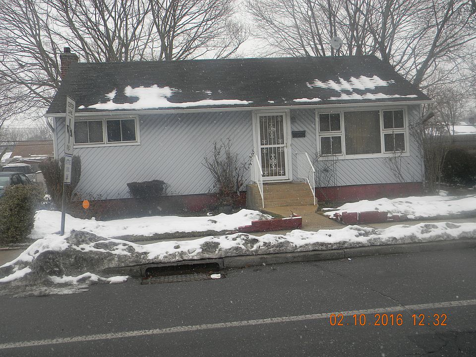 2nd image of 3338 Great Neck Rd