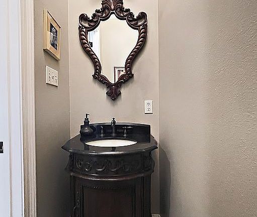 Foyer Powder Room