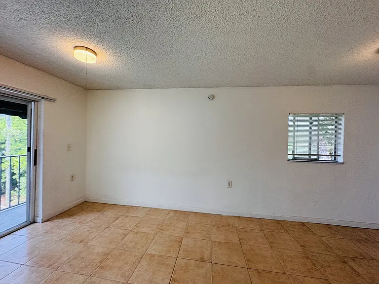 1068 N Benoist Farms Rd — Photo 16
