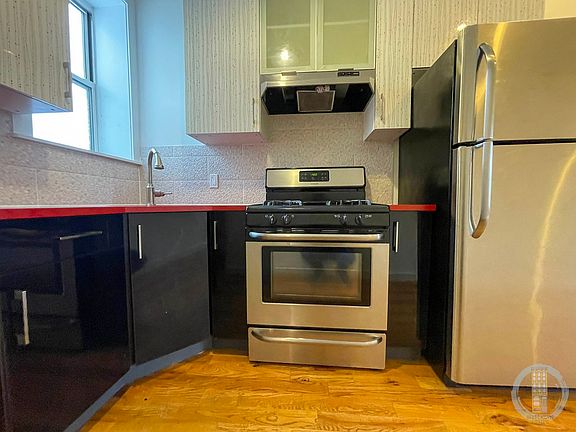2nd image of 1366 Putnam Ave #3C
