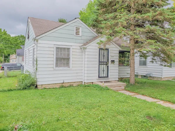 5696 N 39th St, Milwaukee, WI 53209