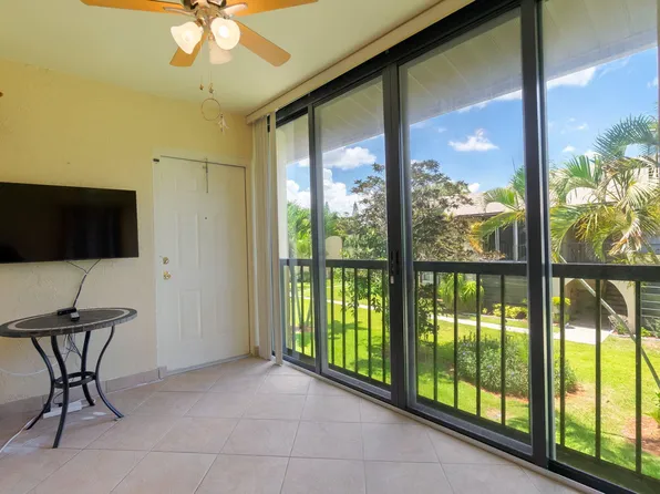 318 Pine Ridge Circle #C2, Greenacres, FL 33463