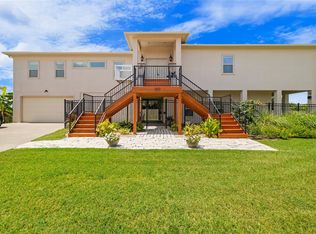 202 Debbie Ln, San Leon, TX 77539