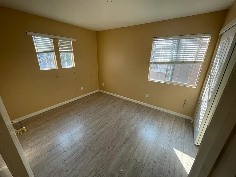 21 Anjou Cir — Photo 28